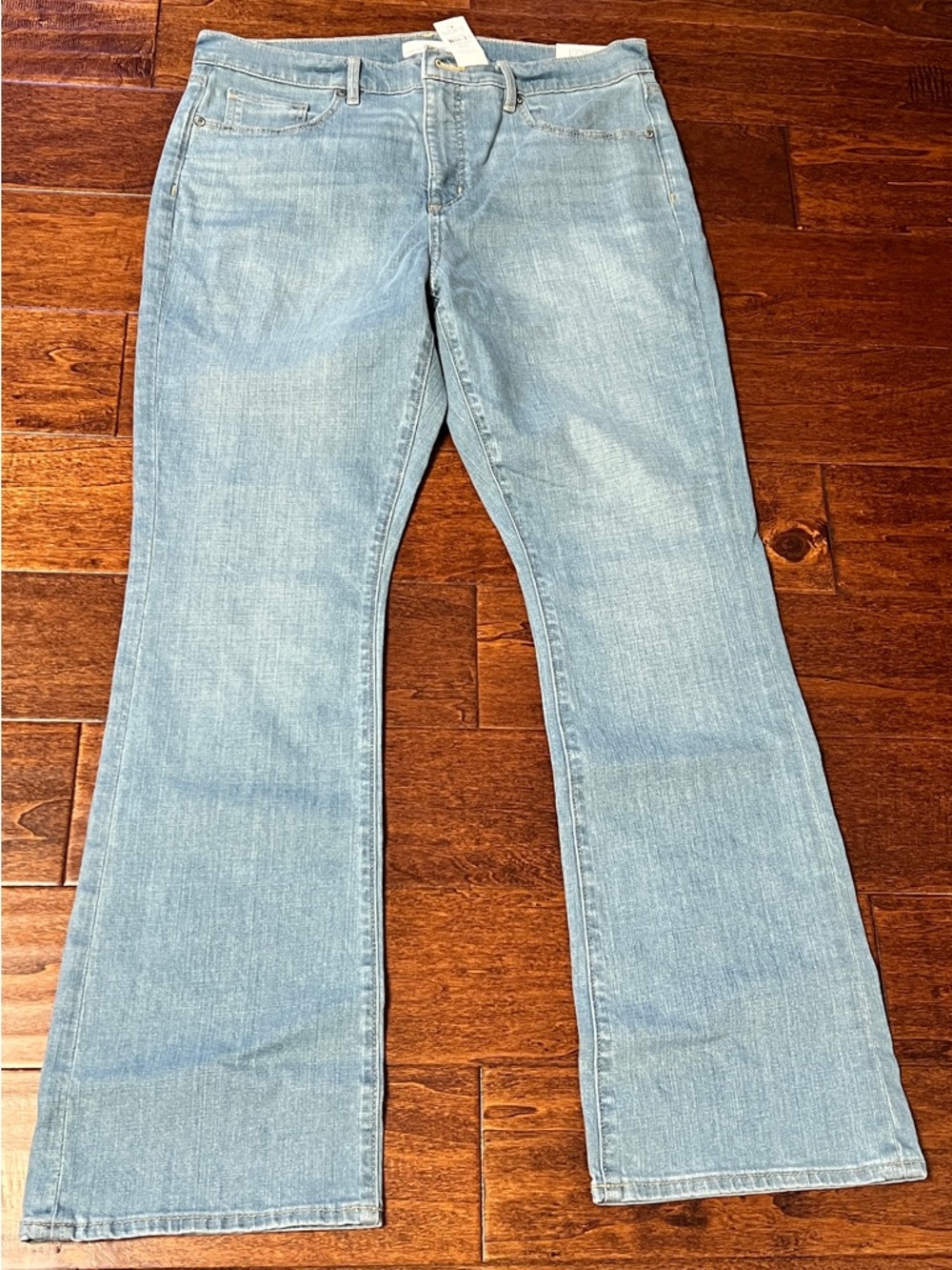 NWT LOFT Light Wash Boot Cut Jeans, size 31